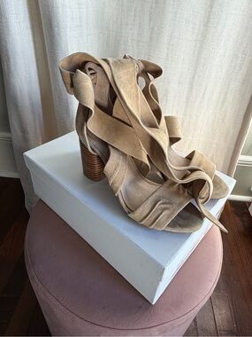 RAYE Women's Suede Lace-Up Block Heel Sandals - Tan